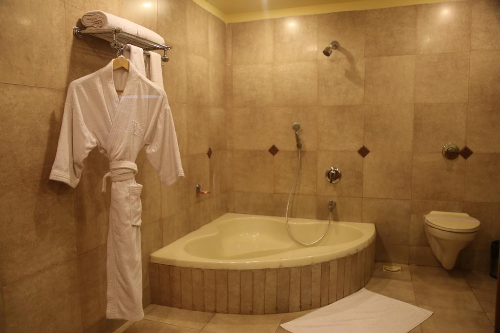 Meuse Jupiter Business And Luxury Hotel Nashik Oda fotoğraf