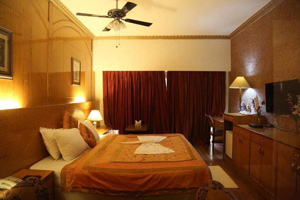 Meuse Jupiter Business And Luxury Hotel Nashik Oda fotoğraf
