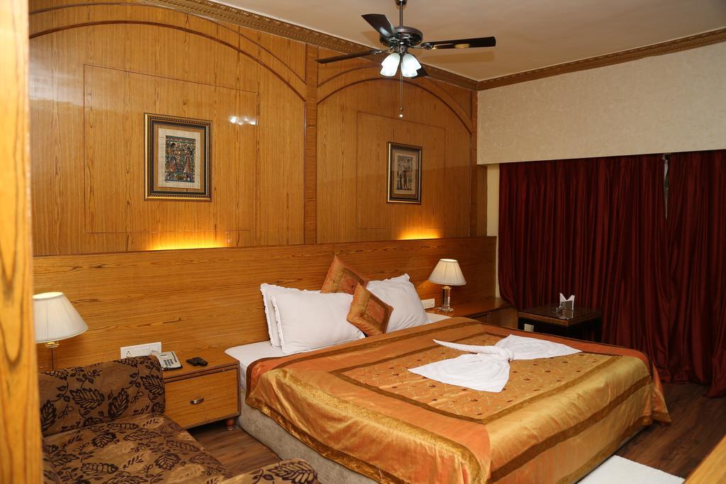 Meuse Jupiter Business And Luxury Hotel Nashik Oda fotoğraf