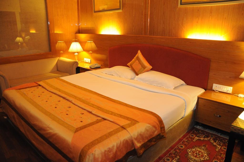 Meuse Jupiter Business And Luxury Hotel Nashik Oda fotoğraf