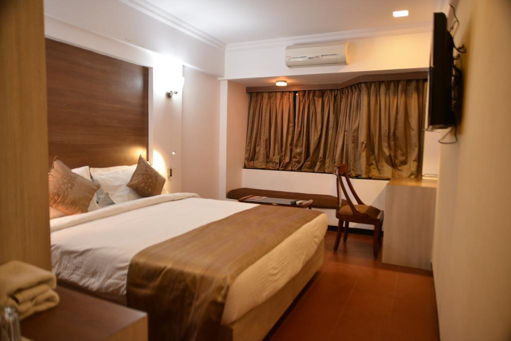 Meuse Jupiter Business And Luxury Hotel Nashik Oda fotoğraf