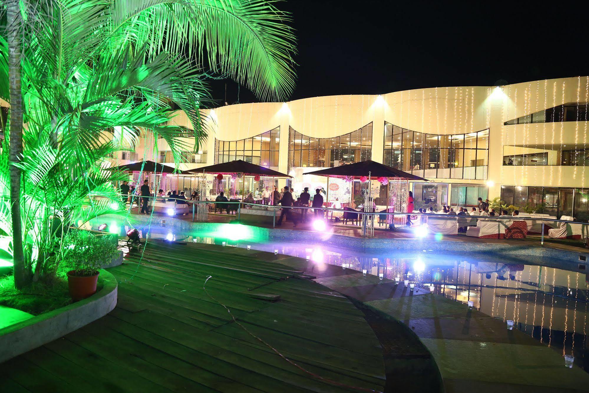 Meuse Jupiter Business And Luxury Hotel Nashik Dış mekan fotoğraf
