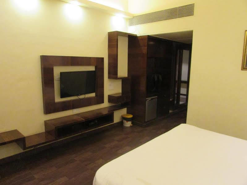 Meuse Jupiter Business And Luxury Hotel Nashik Dış mekan fotoğraf