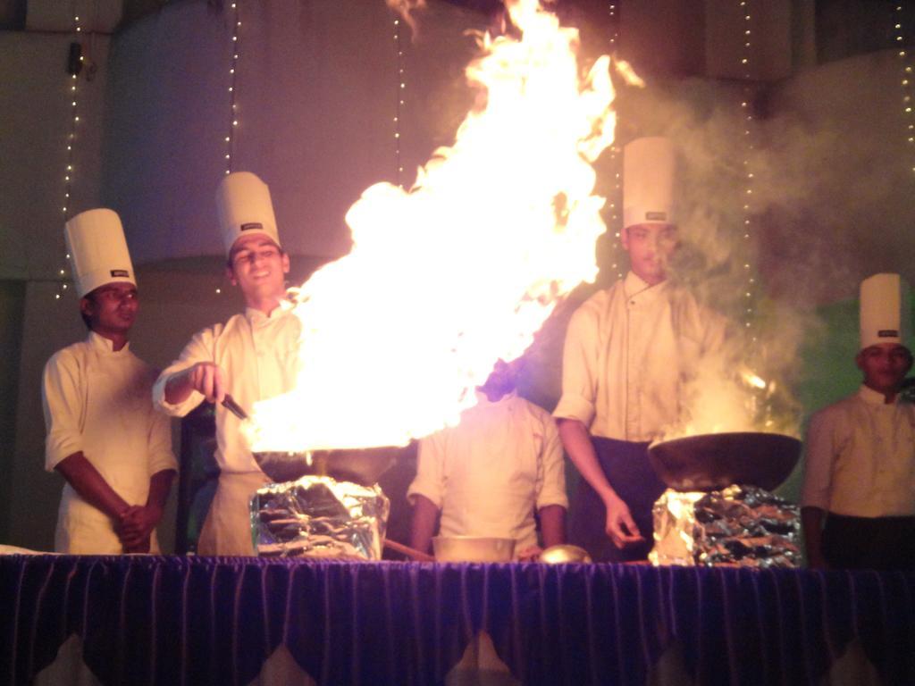 Meuse Jupiter Business And Luxury Hotel Nashik Dış mekan fotoğraf